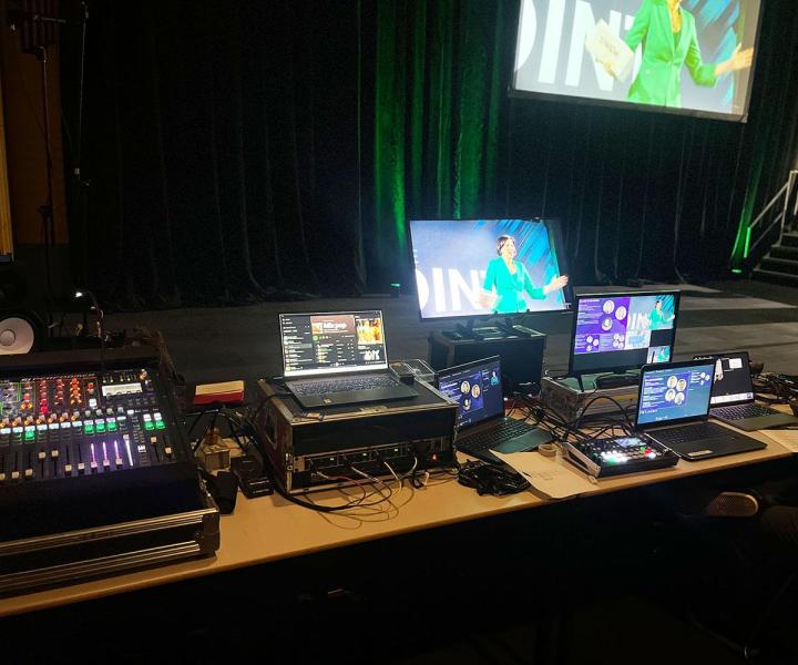 Spécialiste en projection et transmission de vidéo en ligne.